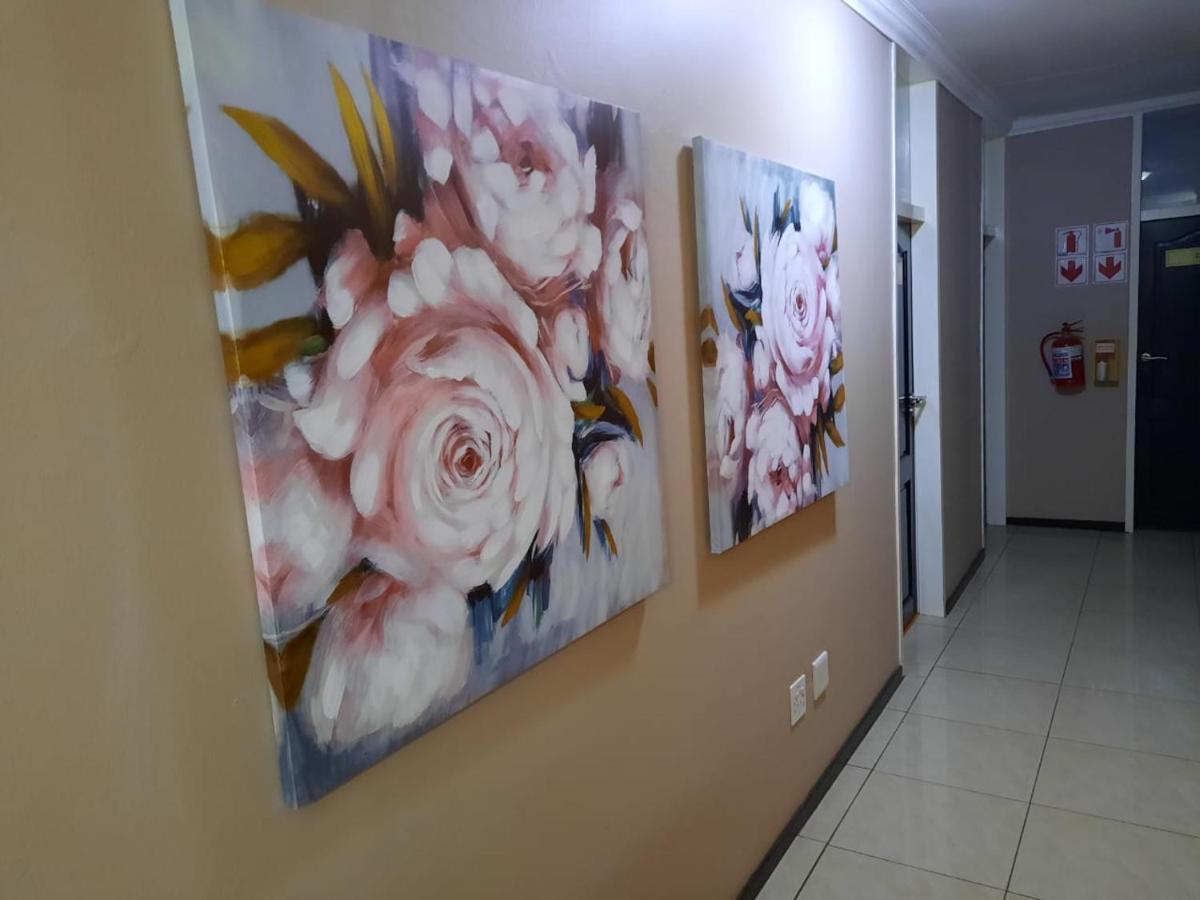 Heimat Guesthouse Велком Екстериор снимка