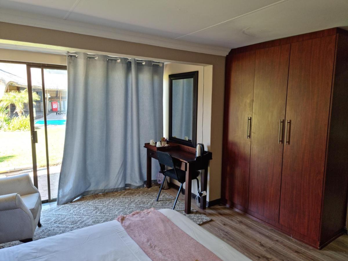 Heimat Guesthouse Велком Екстериор снимка