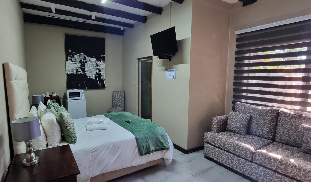 Heimat Guesthouse Велком Екстериор снимка