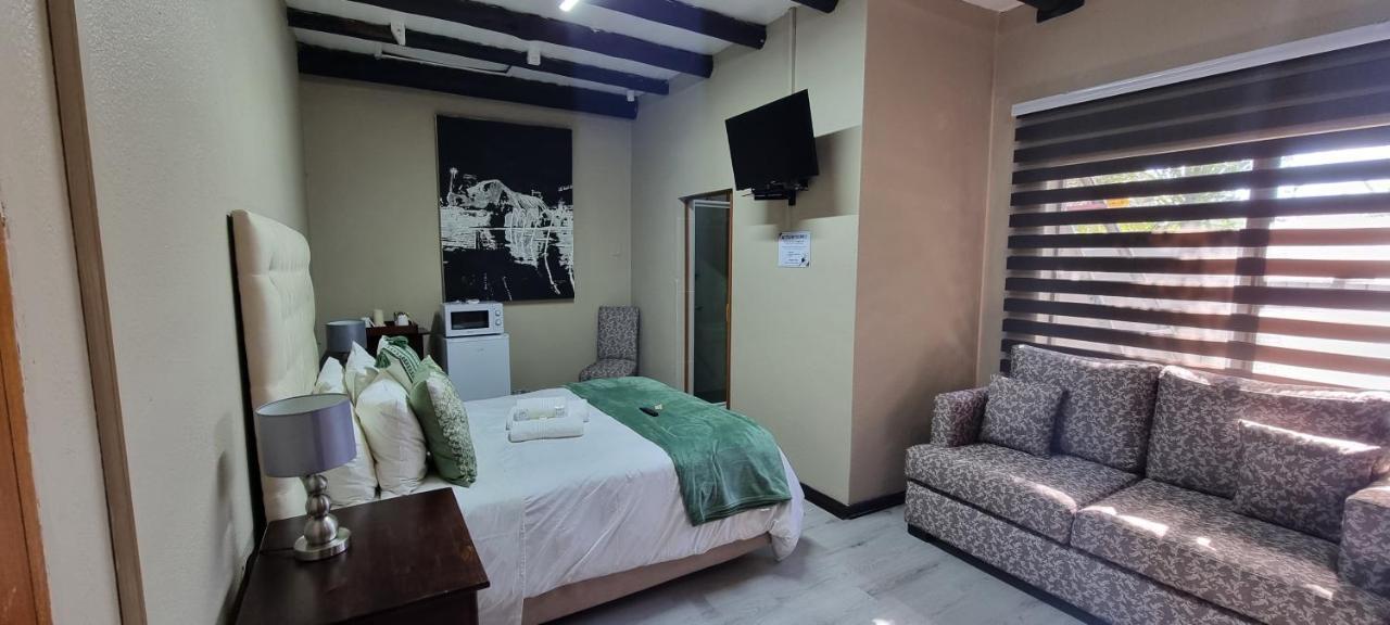 Heimat Guesthouse Велком Екстериор снимка