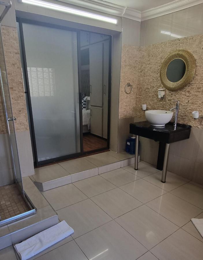 Heimat Guesthouse Велком Екстериор снимка