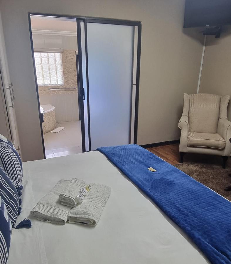 Heimat Guesthouse Велком Екстериор снимка