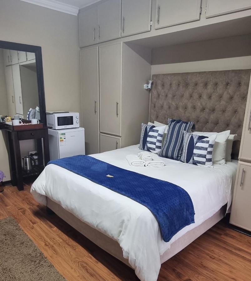 Heimat Guesthouse Велком Екстериор снимка