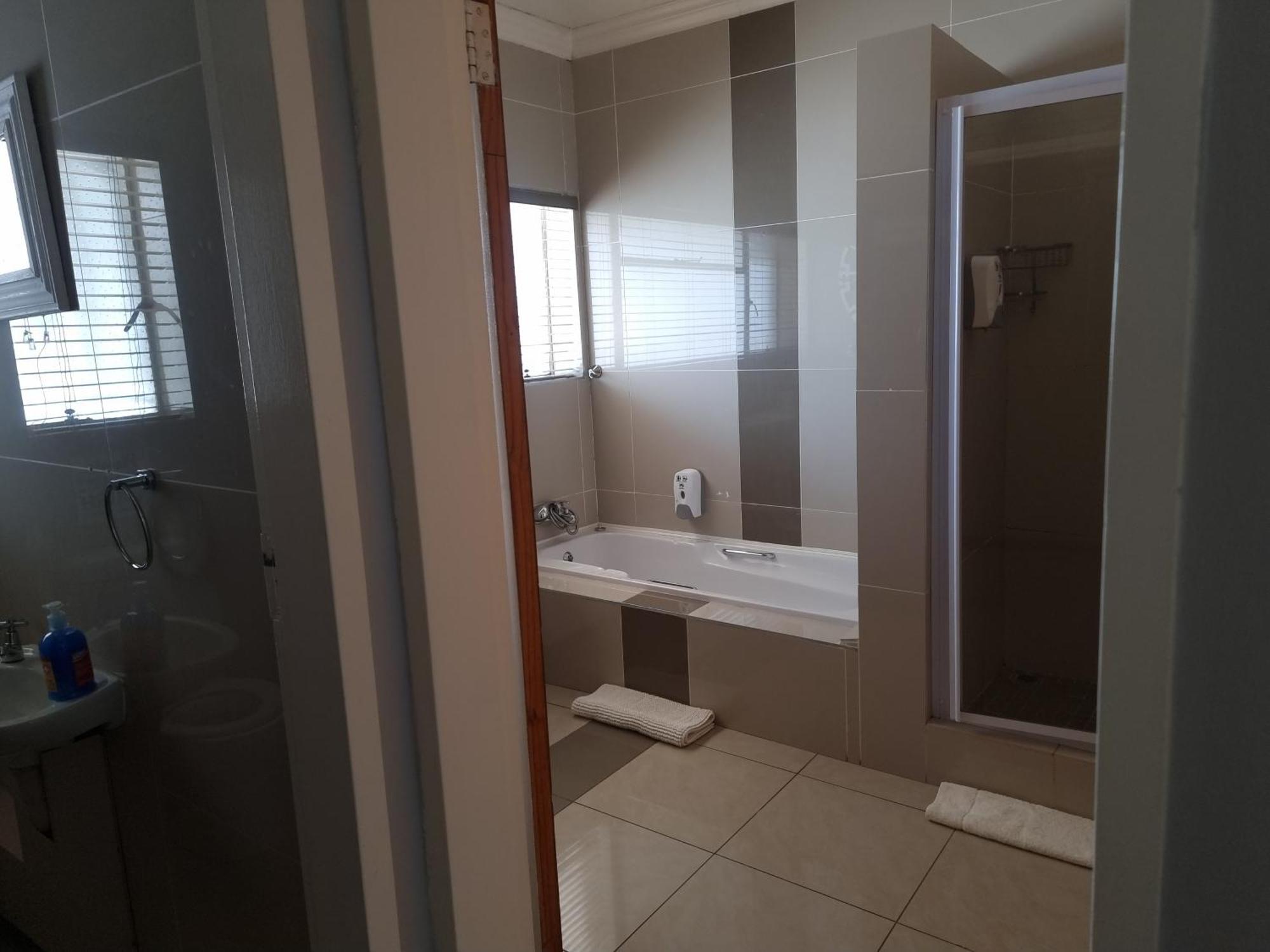 Heimat Guesthouse Велком Екстериор снимка